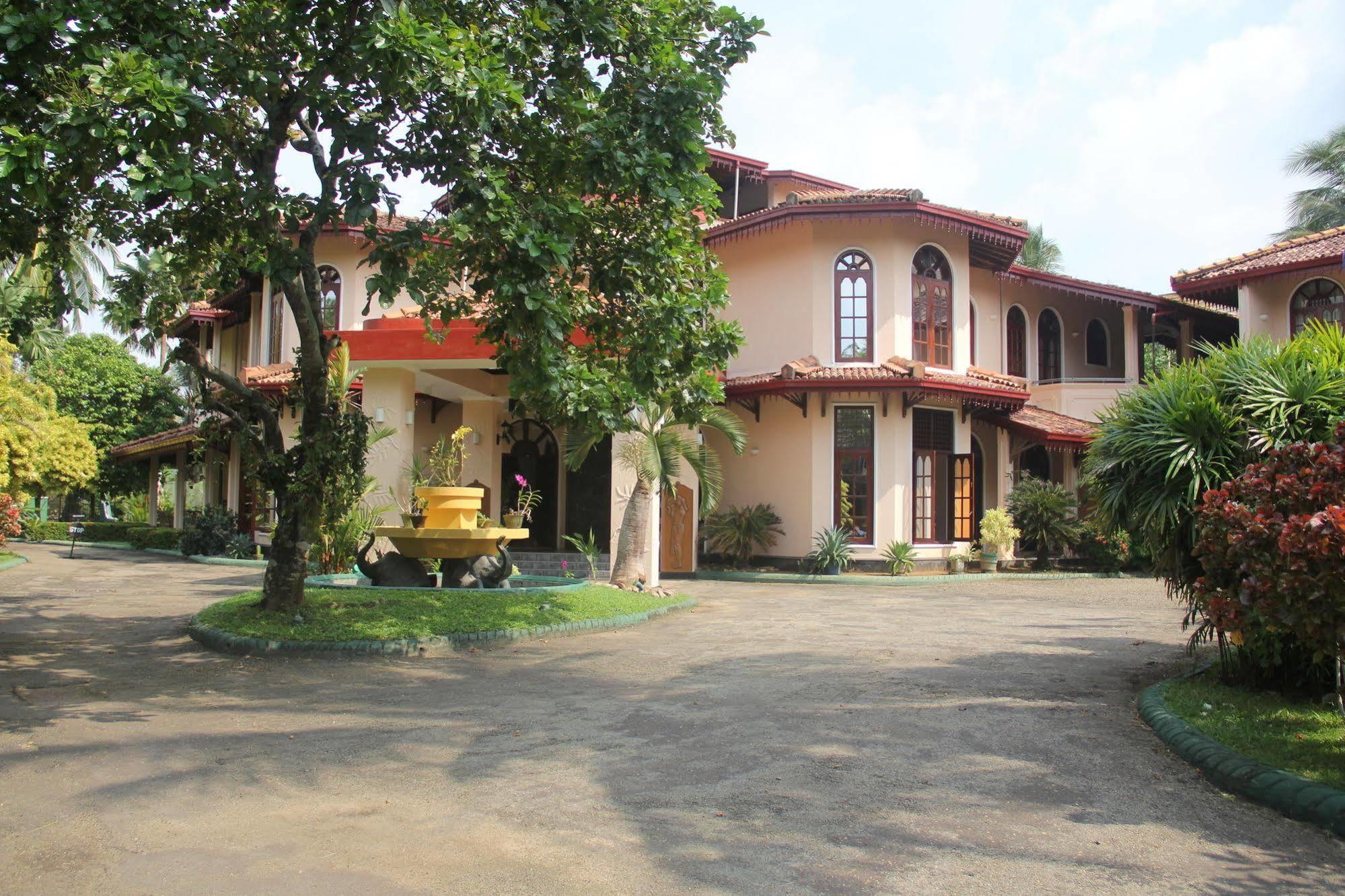 Villa Ranmenika Ахунгала Екстериор снимка